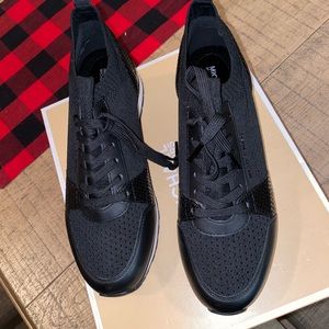 Michael Kors billy knit trainers 8.5 never worn